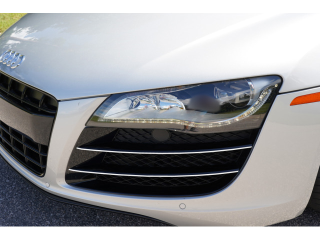 Chrome moulding trim for vents Audi R8