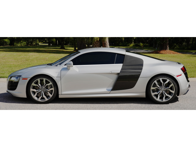Side windows lower chrome trim Audi R8