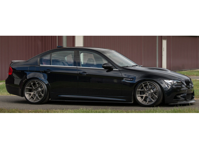 Side windows chrome trim