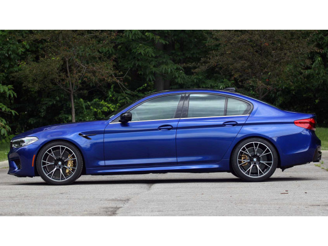 Side windows lower chrome trim BMW M5