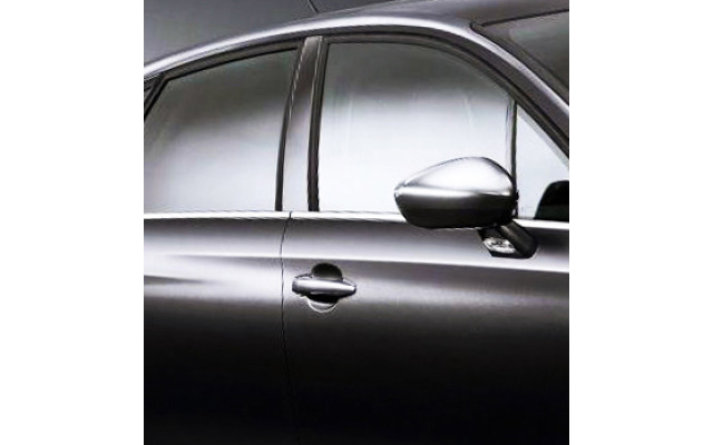 Side windows chrome trim