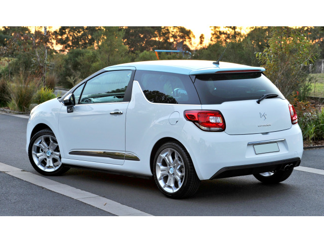 Side windows lower chrome trim Citroën DS 3