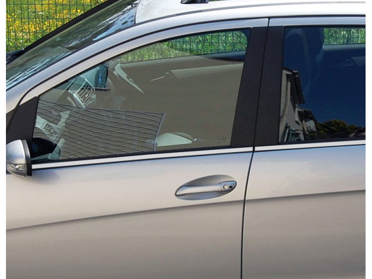 Side windows lower chrome trim Mercedes Classe A W169 04-08 Mercedes Classe A W169 Phase 2 08-12 Mercedes Classe A W176 12-18 Mercedes Classe A W177 18-26