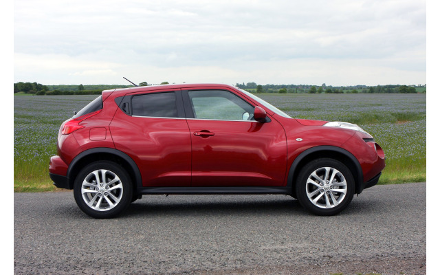Side windows chrome trim