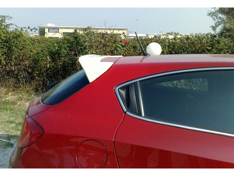 Spoiler / fin Alfa Romeo Giullietta primed