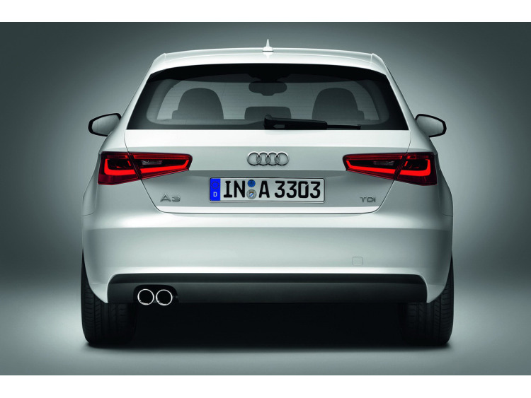 Trunk chrome trim Audi A3 S&eacute;rie 1 Phase 2 00-03 Audi A3 S&eacute;rie 3 Limousine 13-16 Audi A3 S&eacute;rie 3 Phase 2 16-26 Audi A3 S&eacute;rie 3 Phase 2 Limousine 16-26 Audi A3 S&eacute;rie 3 Phase 2 Sportback 16-26 Audi A3 S&eacute;