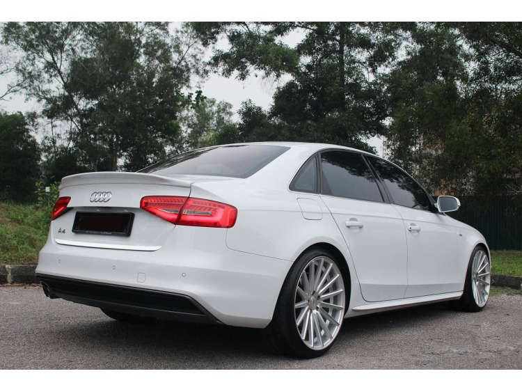Trunk chrome trim Audi A4 s&eacute;rie 3 07-11