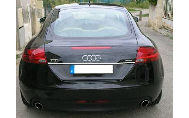 Trunk chrome trim