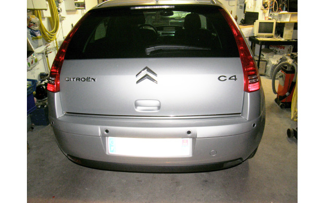 Trunk chrome trim