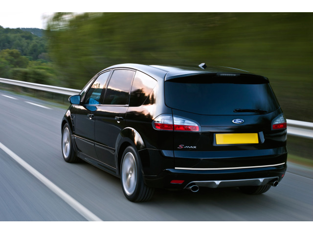 Trunk chrome trim Ford SMax