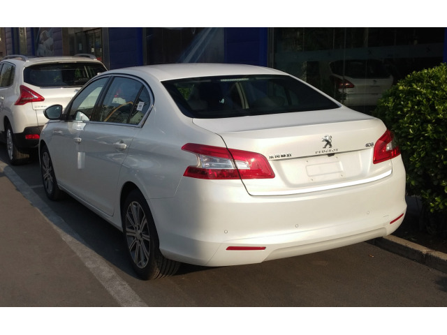 Trunk chrome trim Peugeot 408