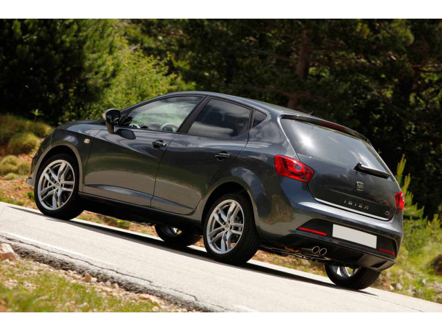 Trunk chrome trim