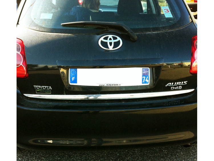 Trunk chrome trim Toyota Auris