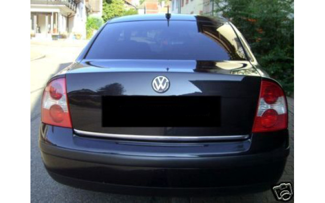 Trunk chrome trim
