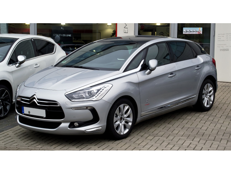 Upper radiator grill chrome trim Citro&euml;n DS 5